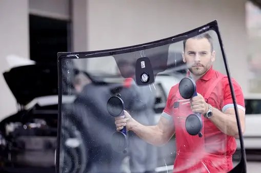 Windshield Repair Glendale CA - Reliable Auto Glass Repair and Replacement Solutions